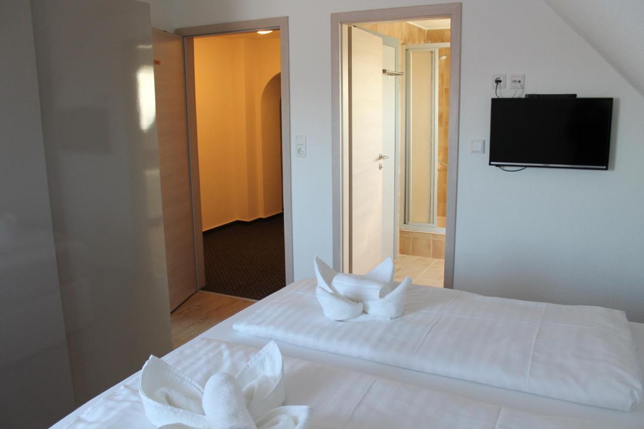Gastehaus Hubertushof - 24H Check-In Hotel Hausen  Bagian luar foto