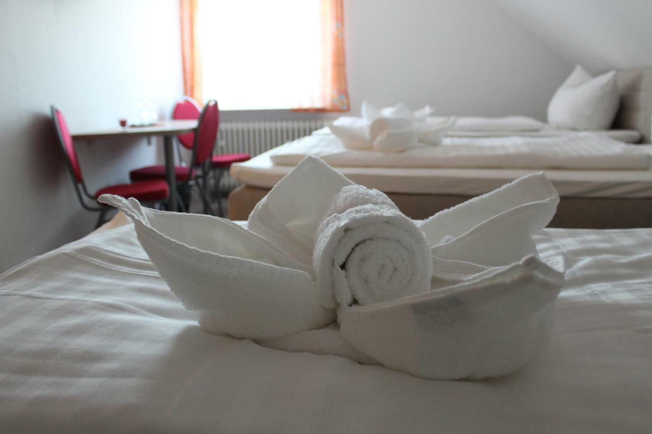Gastehaus Hubertushof - 24H Check-In Hotel Hausen  Bagian luar foto